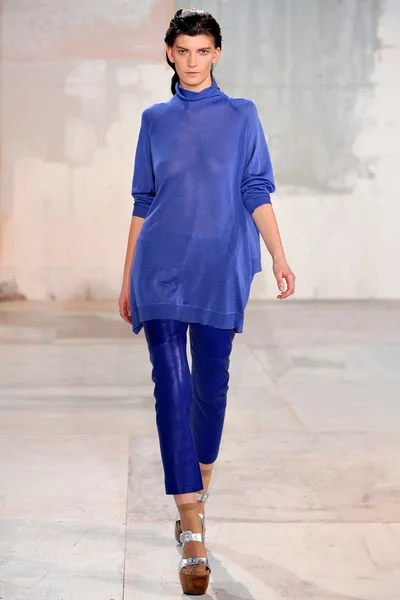 Look 12